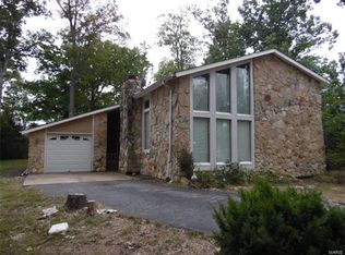 1072 Forest Ct, Lake Sherwood, MO 63357