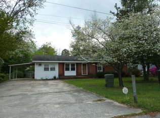 225 Cecil Ave, Spring Lake, NC 28390