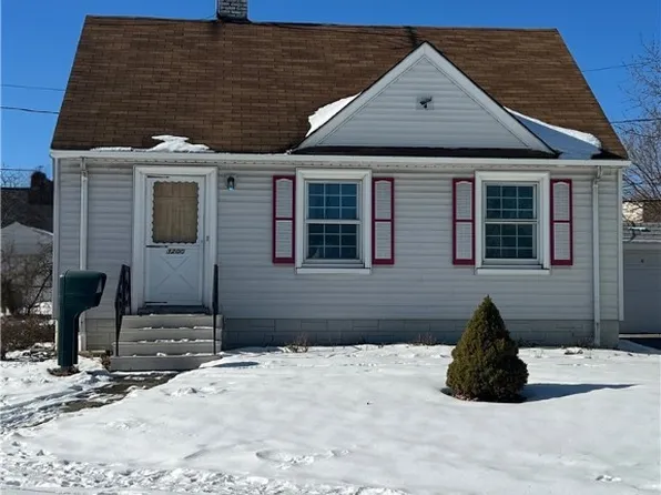 3200 Joslyn Rd, Cleveland, OH 44111