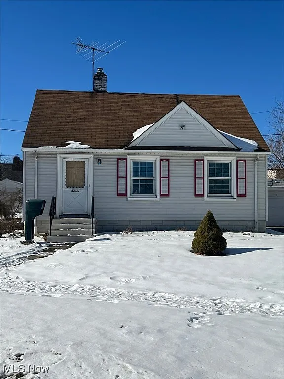 3200 Joslyn Rd photo 1