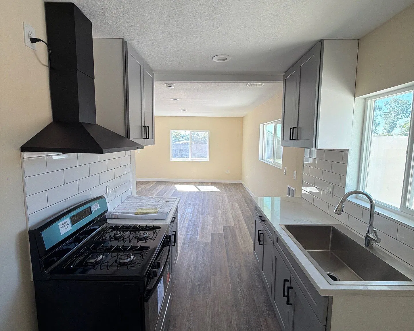 2 bed, 795 sqft, $2,740 — Photo 1