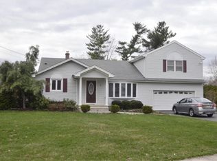 5 Niles Ave, Middletown, NJ 07748