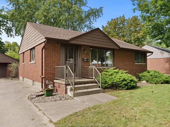 3189 McKay Ave, Windsor, ON N9E 2R4