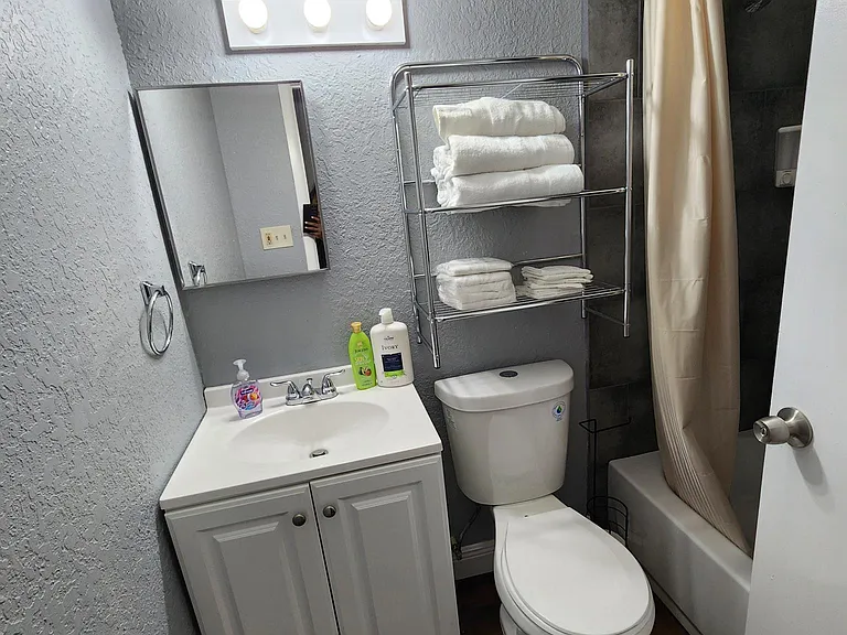 720 Texas Ave #A — Photo 4