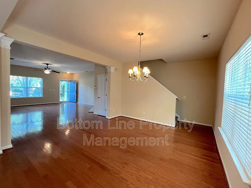 Sandy Pointe — Photo 4
