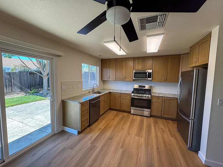 5600 Harvest Rd — Photo 9