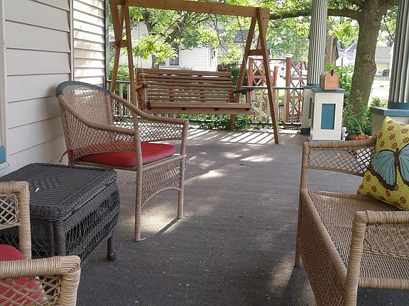 4th image of 269 W Locust St