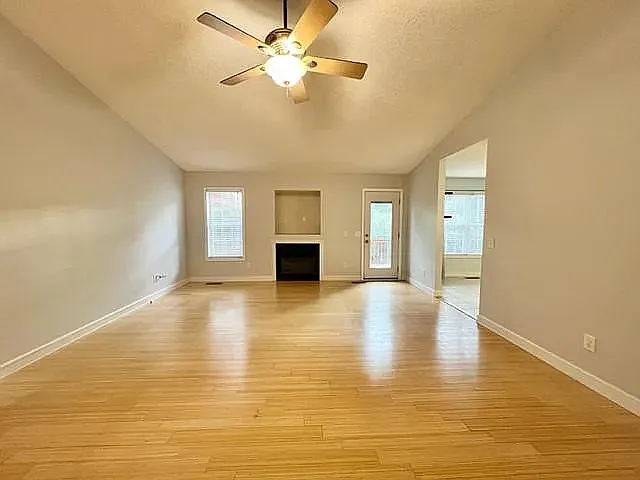 400 Sandhills Cir — Photo 3