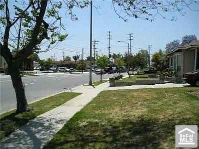 4th image of 4927 Palo Verde Ave