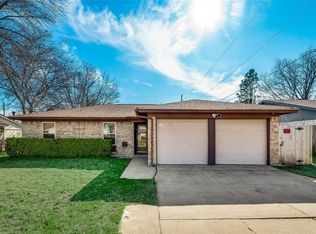 6028 Robin Dr, Watauga, TX 76148