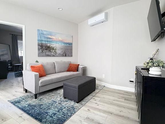 4th image of 2783-89 Market St #2787