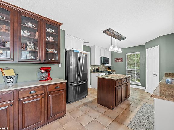 3rd image of 31008 Wakefield Dr