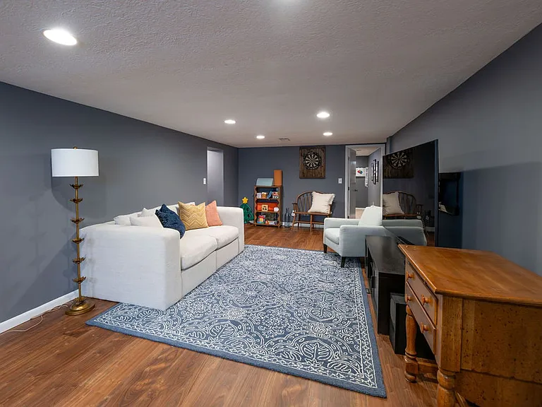 23213 Fairmount Blvd — Photo 41