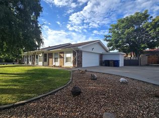 704 Meadow Ln, Los Alamos, NM 87547