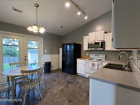 4th image of 6306 Tamworth Ln