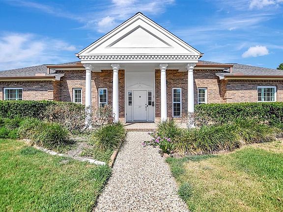 3rd image of 37 Colony Park Cir
