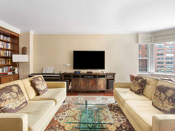5th image of 20 Sutton Pl S APT 5E