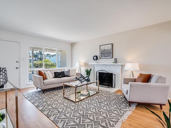 5th image of 300 Southcliff Ave