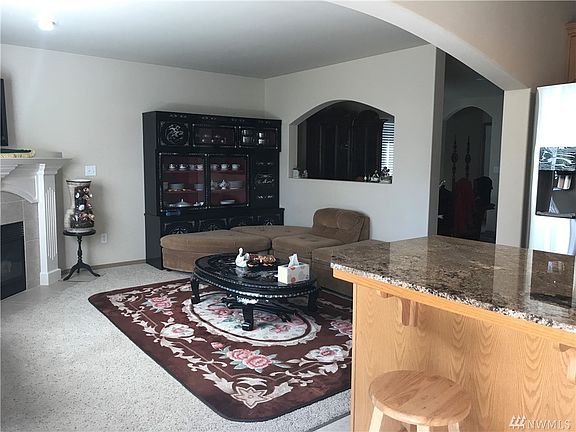 5th image of 2812 187th St E