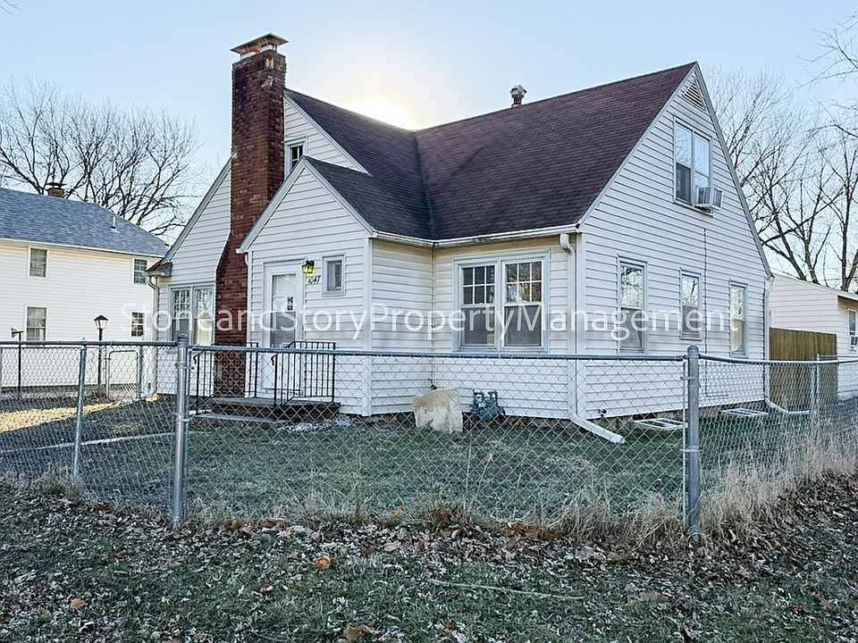 1st image of 1047 NE Forest Ave
