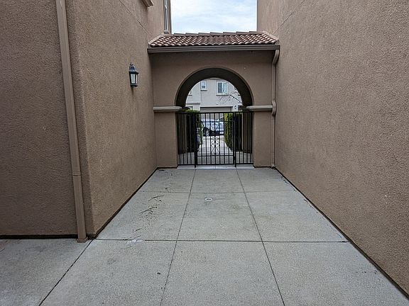 3rd image of 8162 Wishing Well Ln