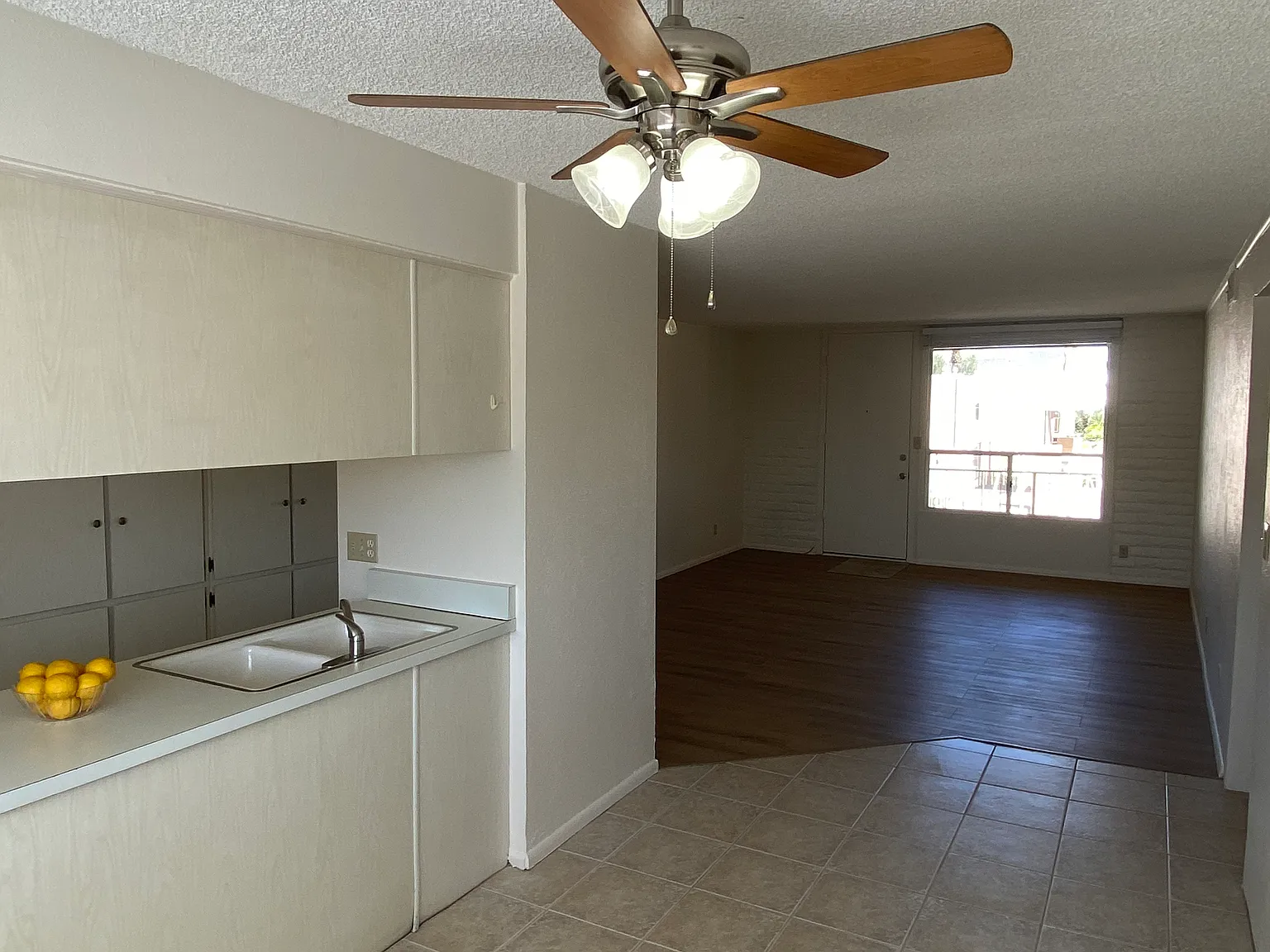 2 bed, 1.5 bath, 1000 sqft, $1,995 — Photo 2