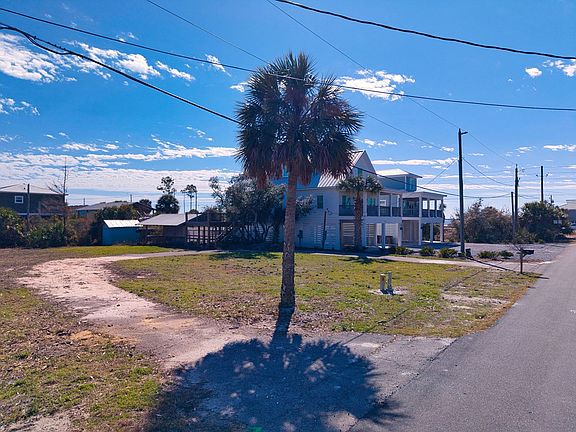 4th image of 130 Desoto St