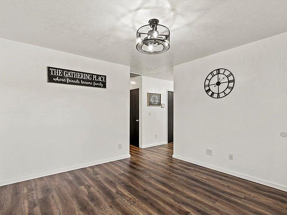 5th image of 724 Hagenbuch St