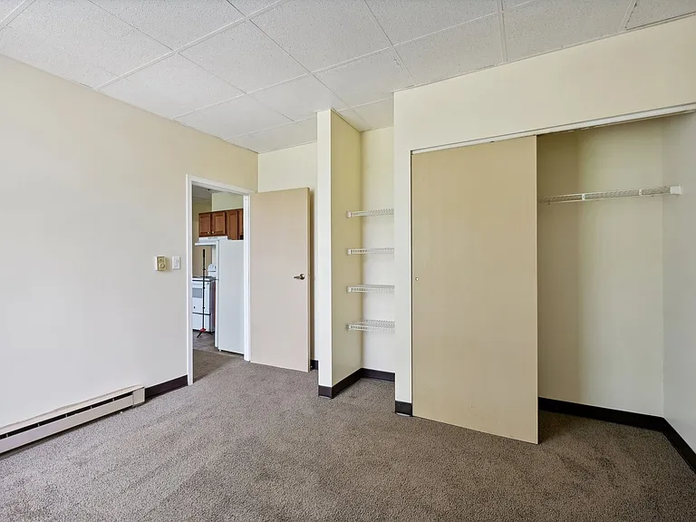 Franklin Park Apartments — Photo 13