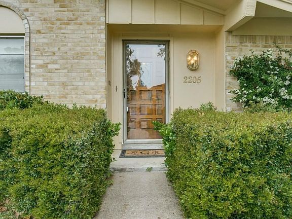 4th image of 2205 Village Green Dr