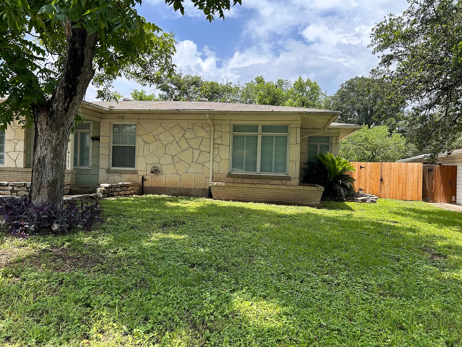 3 bed, 1701 sqft, $2,000 — Photo 2