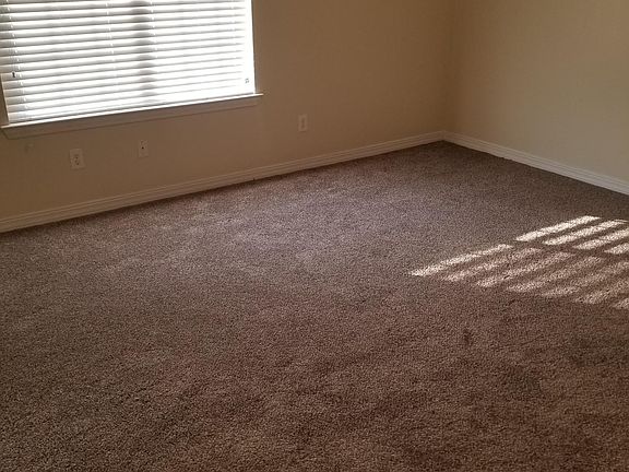 3rd image of 10719 Southern Oaks Ct