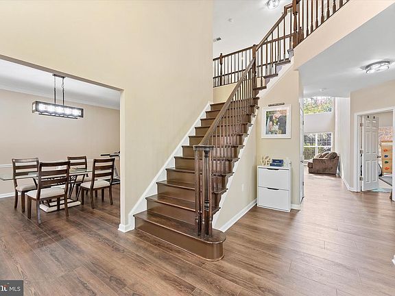 5th image of 913 Strawberry Ct