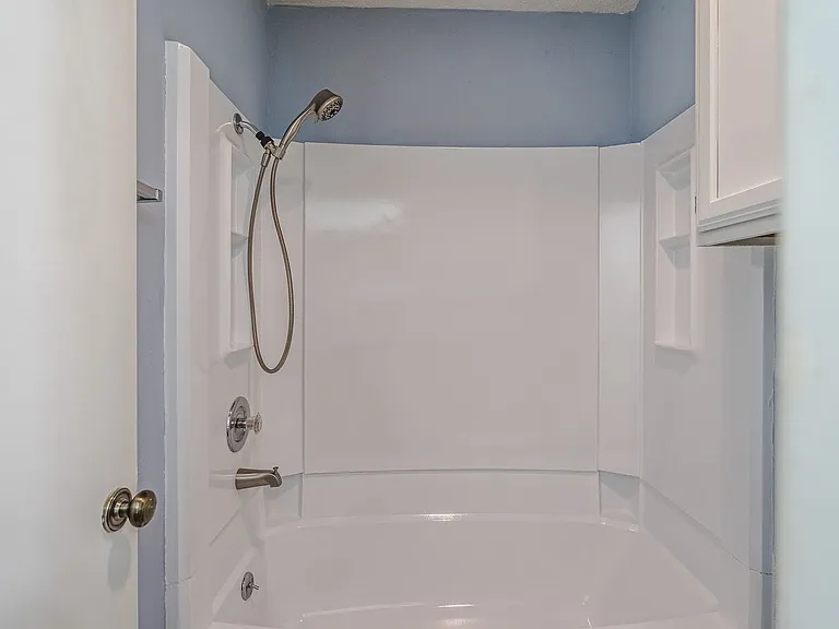 7825 Beauregard Cir — Photo 16