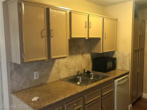 5th image of 3548 Villa Knolls North Dr
