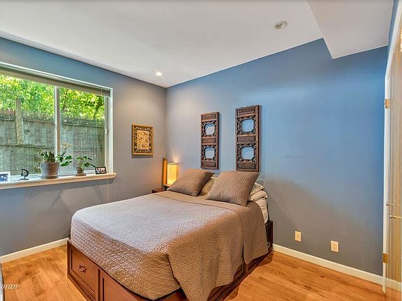 4th image of 965 Kent Ave APT 1