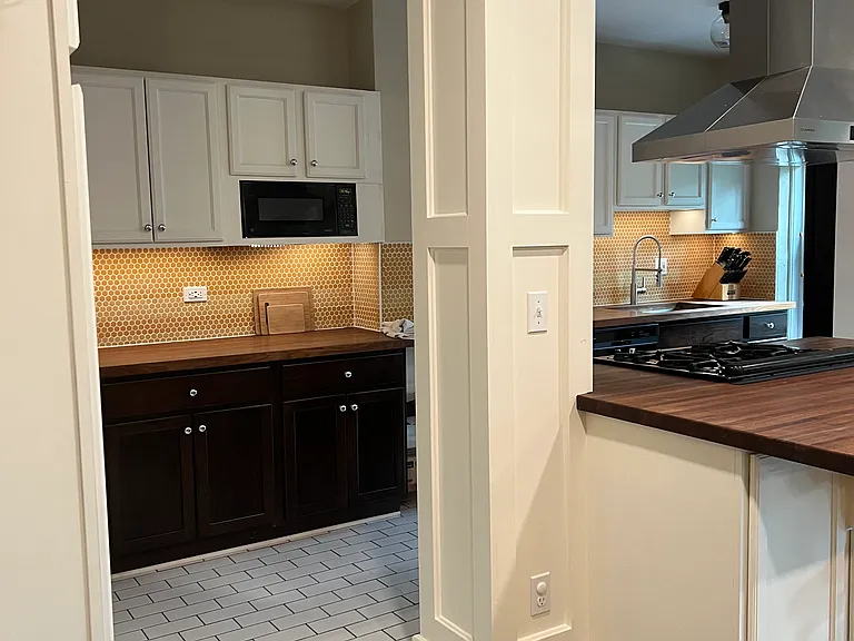2330 Euclid Heights Blvd #301 — Photo 12