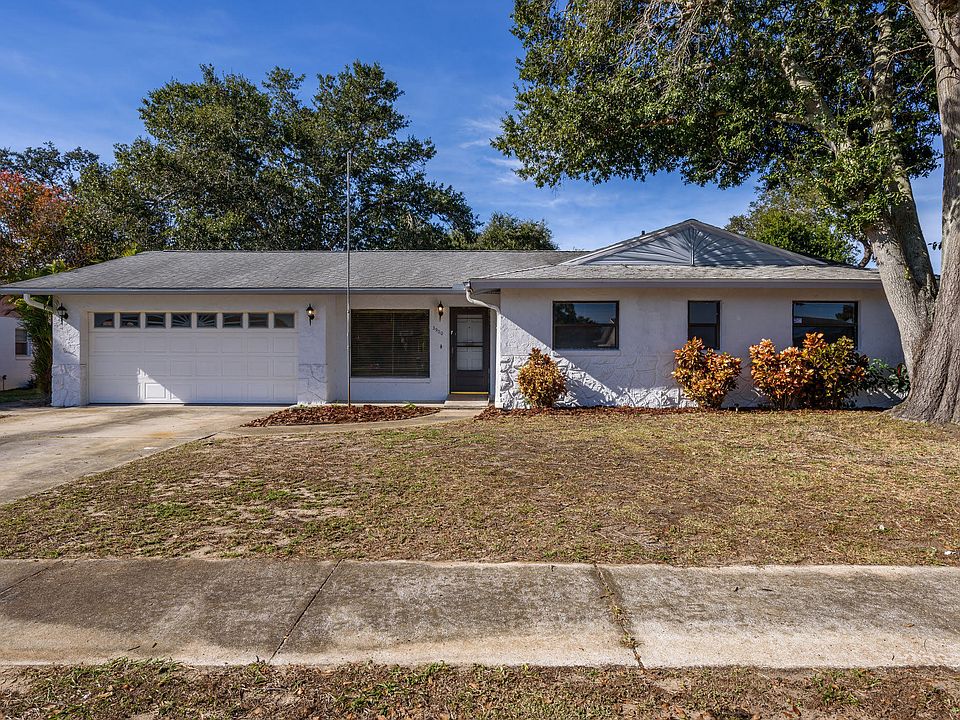 1st image of 3900 Valley Ln
