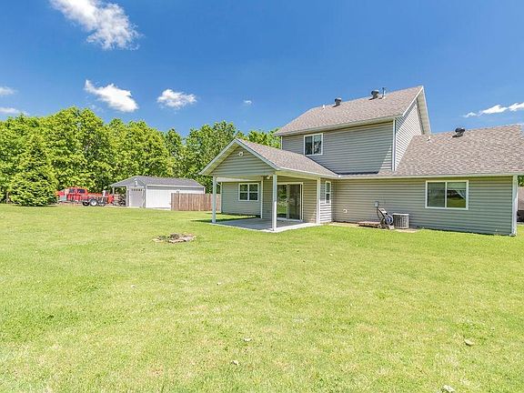 3rd image of 5 Dogwood Cir