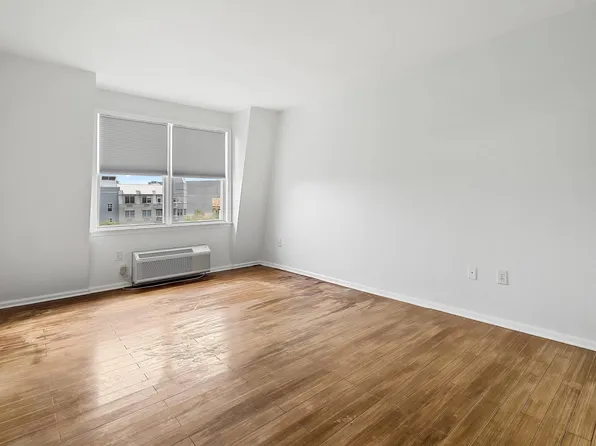 30 Freedom Way image 16 of 38