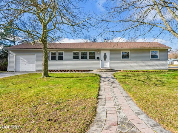 101 Edgemont Terrace, Toms River, NJ 08757
