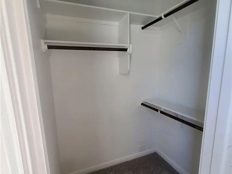 1308 Kingsgate Dr — Photo 5