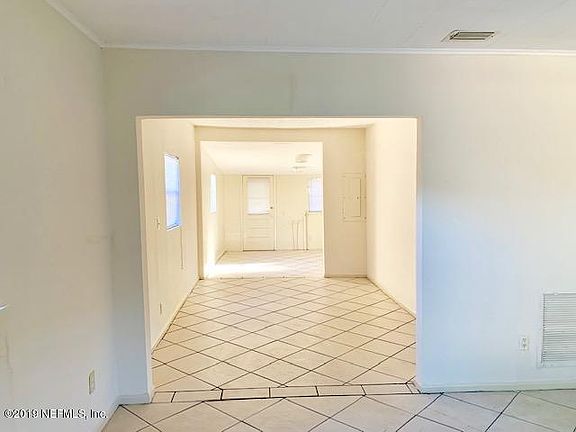 2nd image of 6839 Elwood Ave