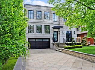 154 Yonge Blvd, Toronto, ON M5M3H4