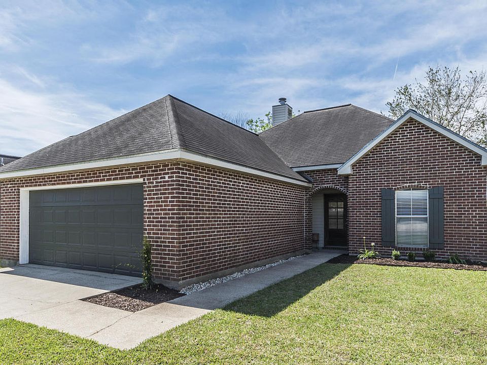 1st image of 202 Saint Blaise Ln