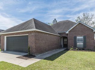 202 Saint Blaise Ln, Youngsville, LA 70592
