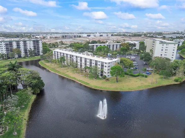2236 N Cypress Bend Drive #102, Pompano Beach, FL 33069