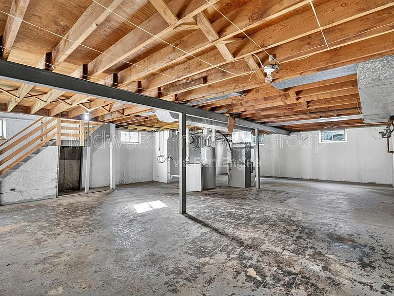 273 Roderick Dr — Photo 17