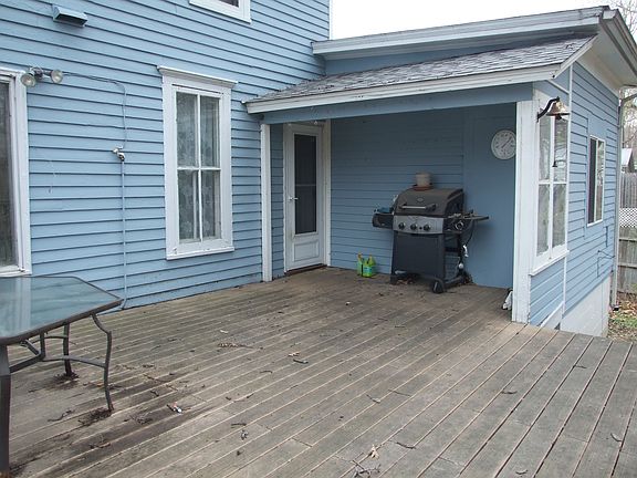 deck, area for grill