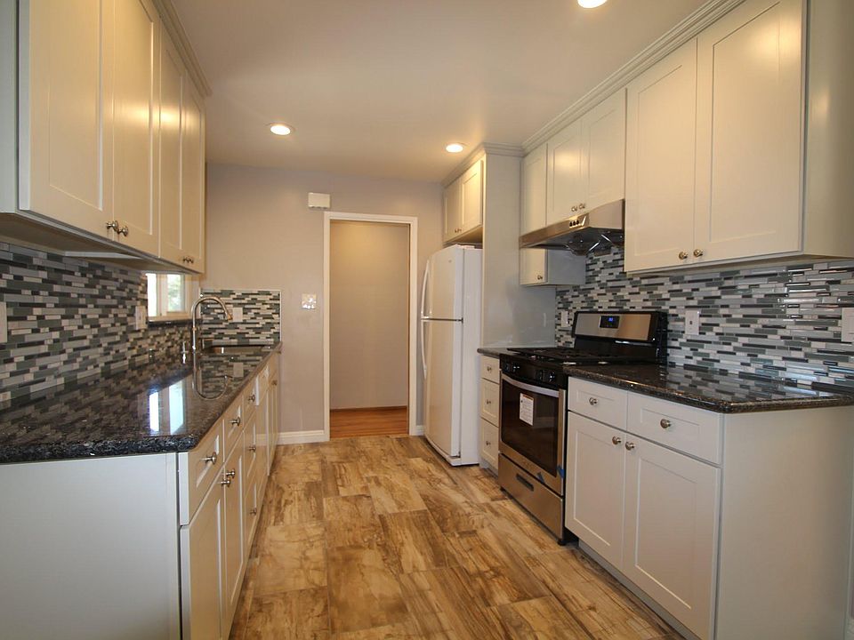 1st image of 469 La Herran Dr